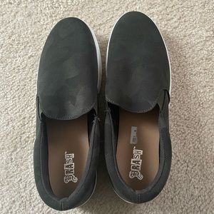Brash Camo slip ons